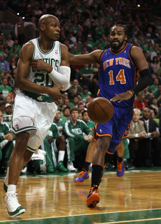 925球！C罗29场25球 超本泽马登顶射手榜 西媒拿梅西挑衅