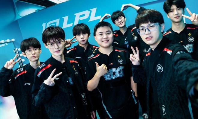 国女子足球 国女子足球