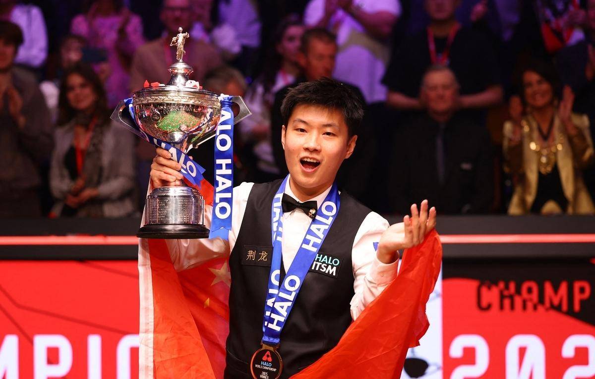 协助教练完 协助教练完