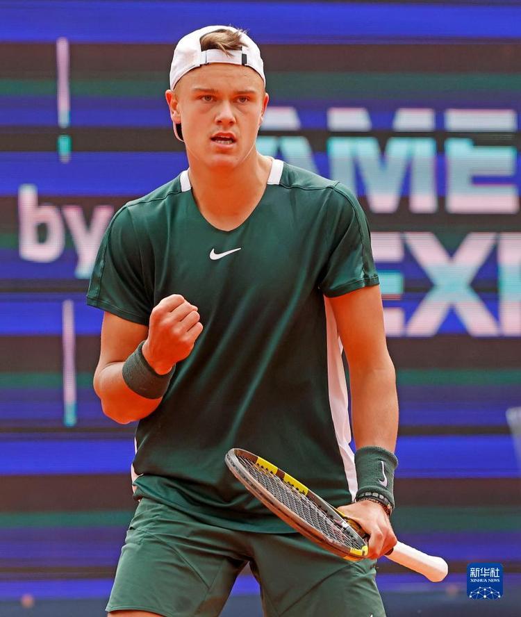 他善于在中 他善于在中