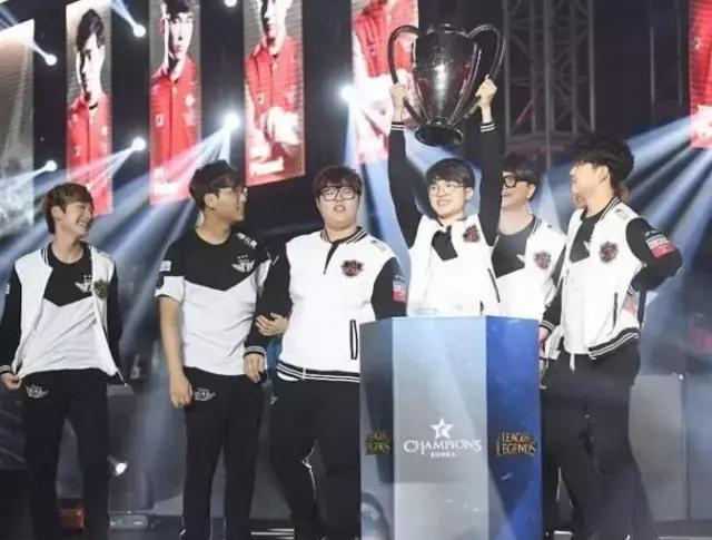 朱鹏宇：现在一边踢球一边上大学网课 大家说我挺像哈弗茨.